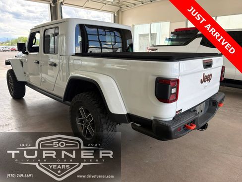 Used 2024 Jeep Gladiator Mojave AWD/4WD image 3