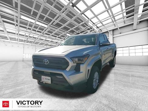 Used 2025 Toyota Tacoma SR5 image 8