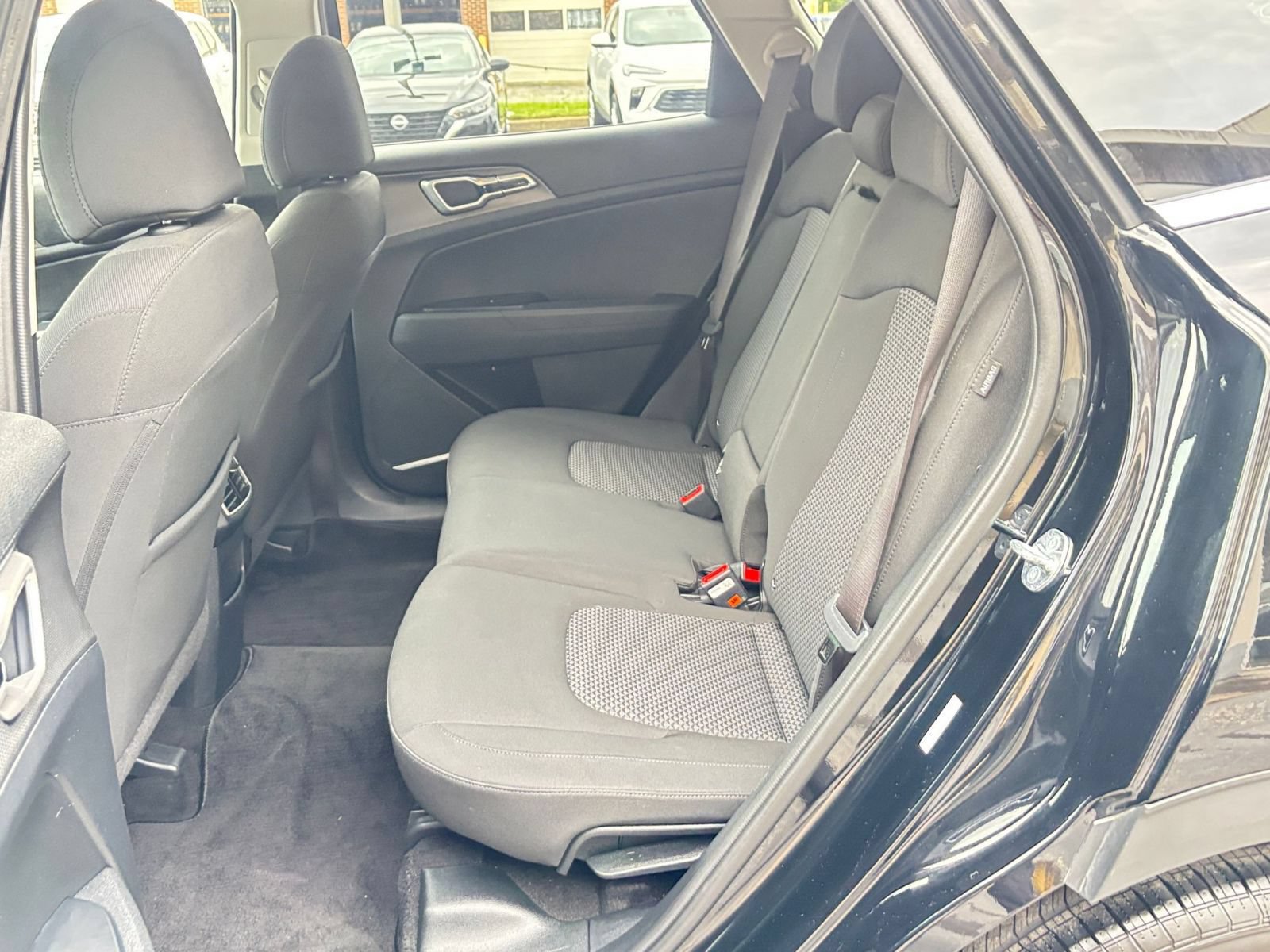 Used 2025 Kia Sportage LX FWD image 24