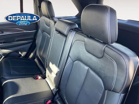 Used 2023 Jeep Grand Cherokee Overland image 17