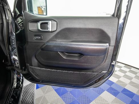Used 2024 Jeep Wrangler High Altitude AWD/4WD image 16