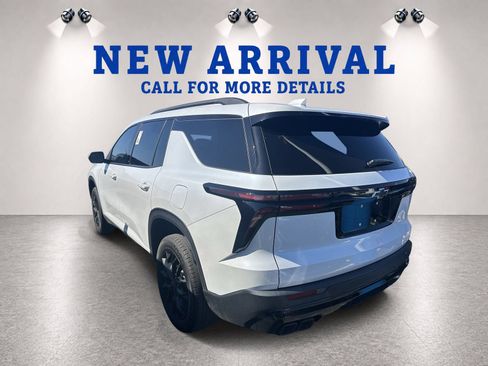 Used 2024 Chevrolet Traverse LT w/ Midnight/Sport Edition FWD image 6
