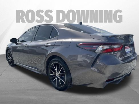 Used 2021 Toyota Camry SE FWD image 6