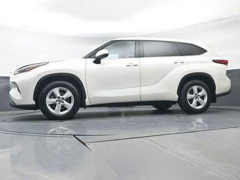 Used 2021 Toyota Highlander LE image 33