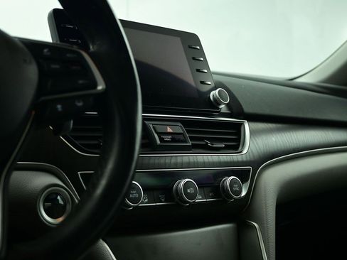 Used 2020 Honda Accord Touring image 26