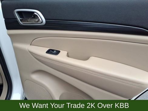 Used 2022 Jeep Grand Cherokee Laredo E image 19