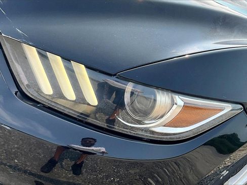 Used 2016 Ford Mustang Coupe image 24