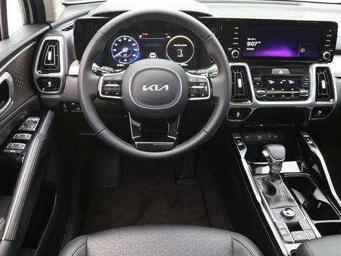Used 2023 Kia Sorento SX image 12