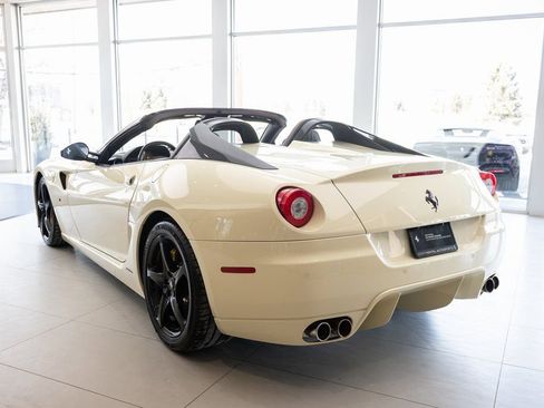 Used 2011 Ferrari 599 SA Aperta image 2