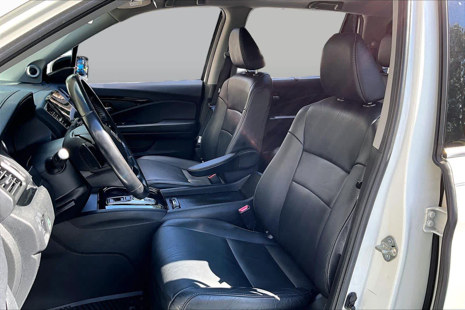 Used 2019 Honda Pilot Touring image 8