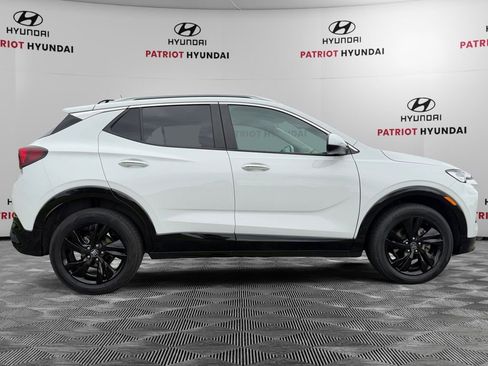 Used 2024 Buick Encore GX Sport Touring FWD image 2