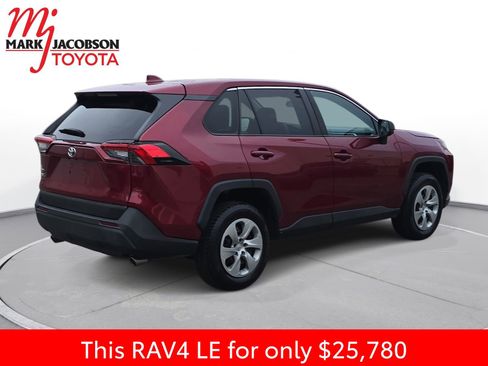 Used 2022 Toyota RAV4 LE image 9