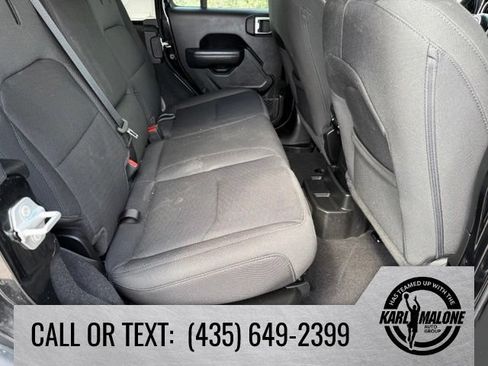 Used 2023 Jeep Wrangler Unlimited w/ Cold Weather Group AWD/4WD image 34