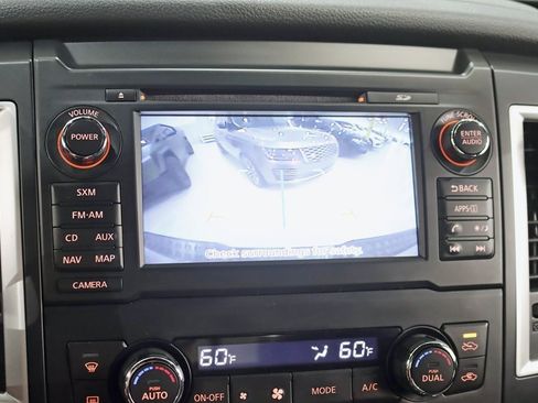 Used 2018 Nissan Titan SV w/ SV Convenience Package image 20