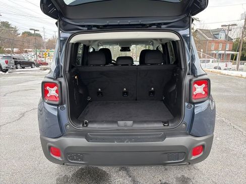 Used 2022 Jeep Renegade Latitude image 8