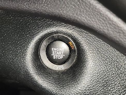 Used 2022 Jeep Cherokee Latitude Lux w/ Mopar Interior Package AWD/4WD image 20