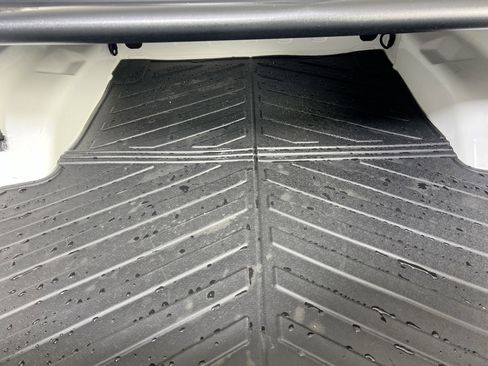 Used 2023 Jeep Gladiator Sport image 23