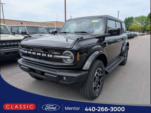 New 2026 Ford Bronco Outer Banks AWD/4WD image 1