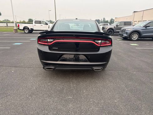 Used 2022 Dodge Charger SXT w/ Blacktop Package RWD image 3
