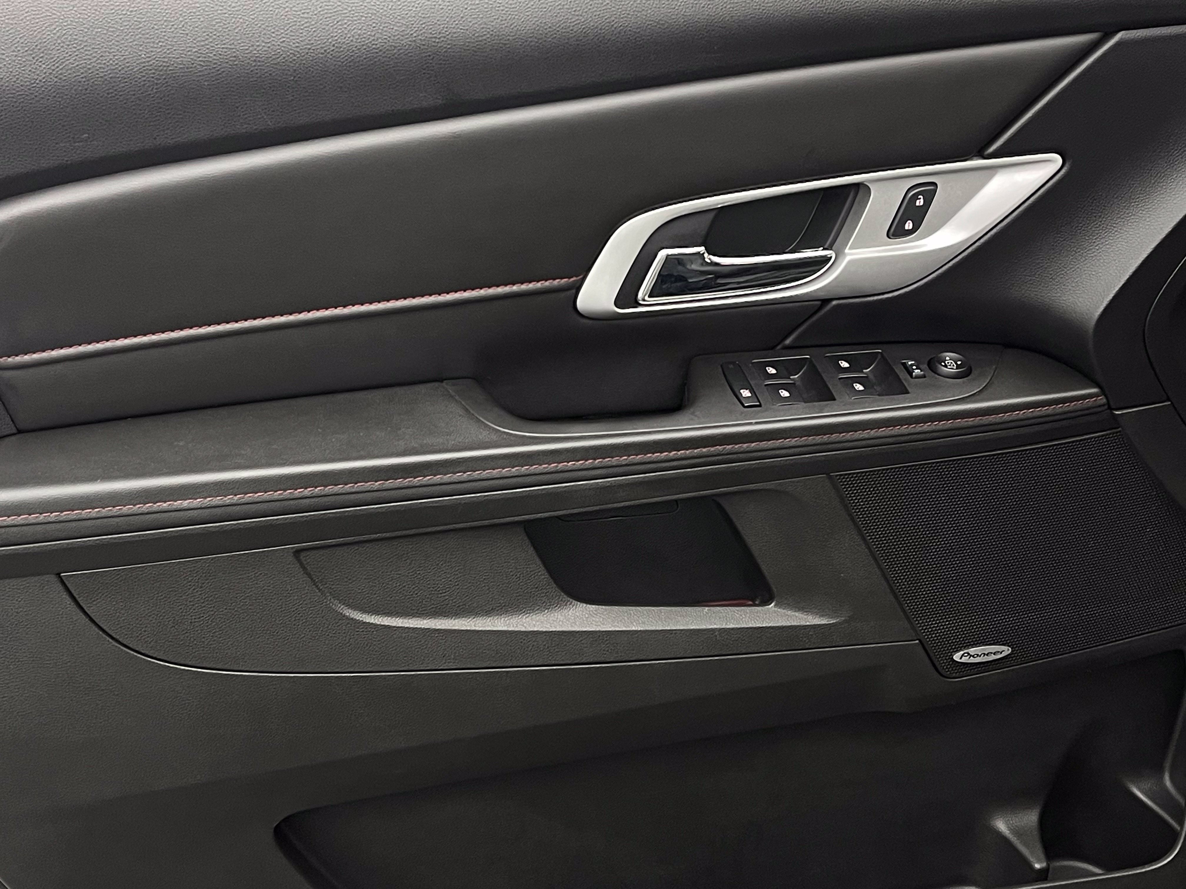 Used 2014 GMC Terrain SLT w/ Safety Package FWD image 16