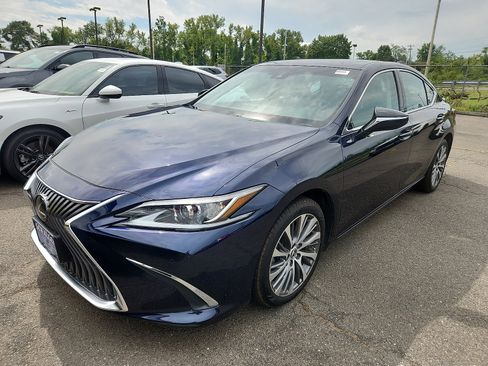 Used 2021 Lexus ES 250 w/ Premium Package AWD/4WD image 2