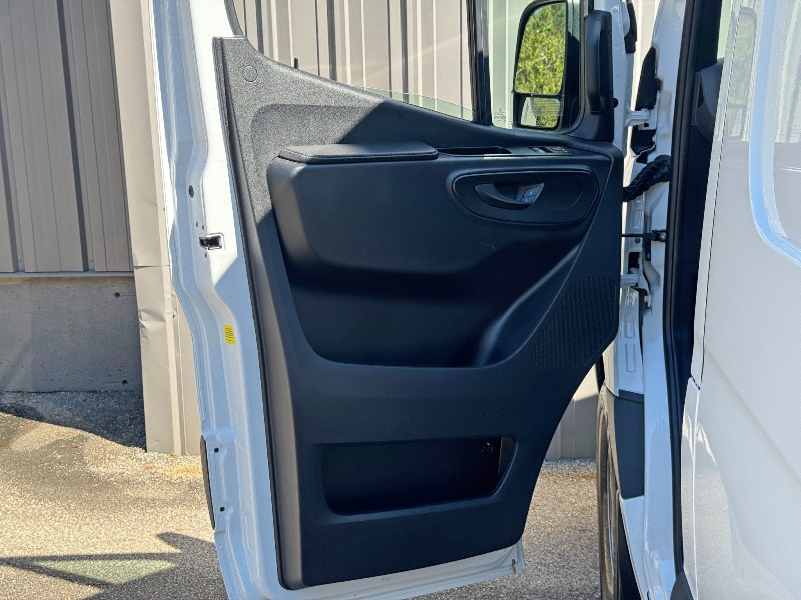 Used 2023 Mercedes-Benz Sprinter 2500 image 32