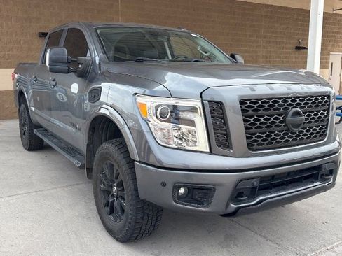 Used 2017 Nissan Titan PRO-4X w/ Pro-4x Convenience Package AWD/4WD image 1