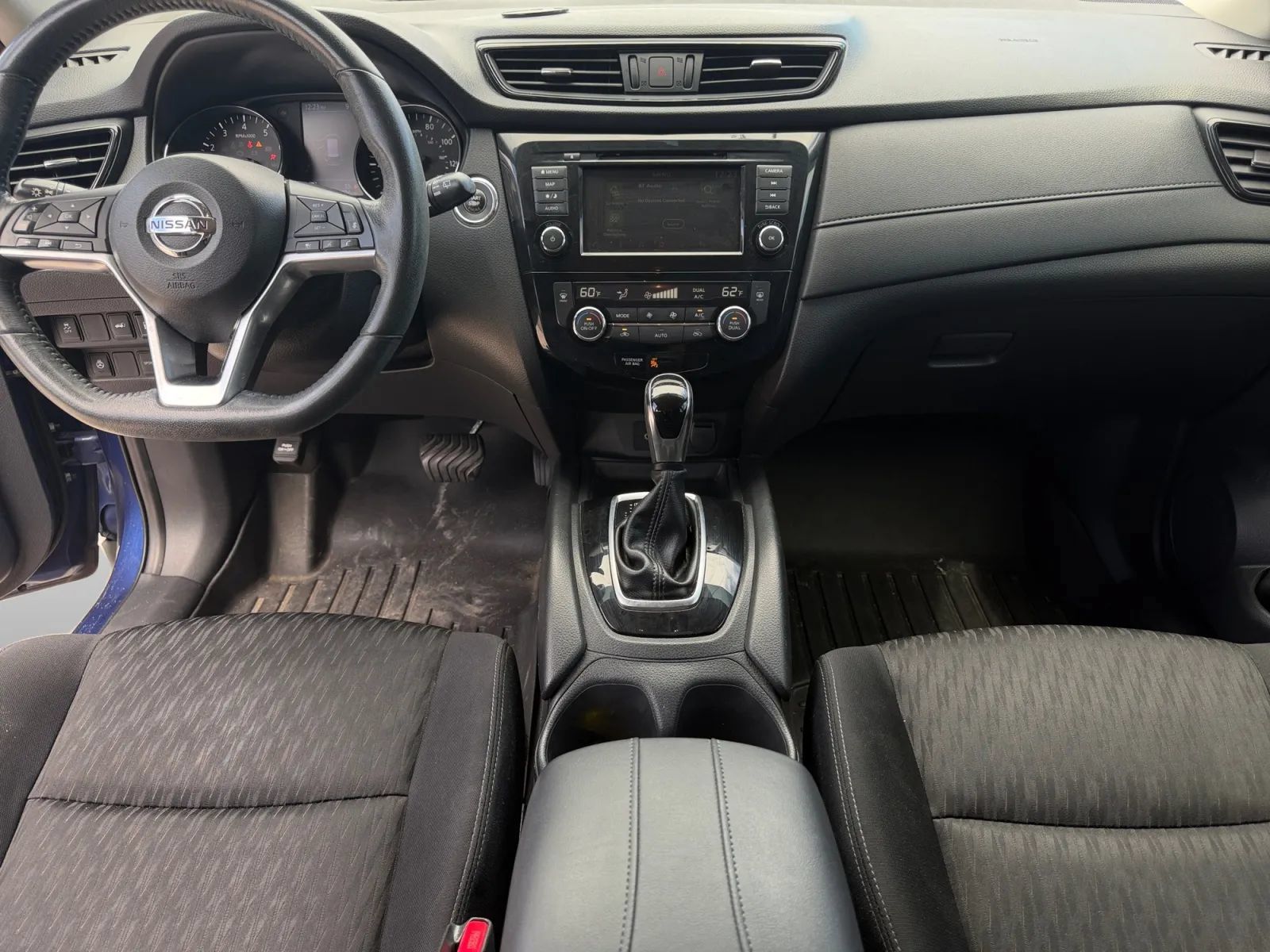 Used 2018 Nissan Rogue SV w/ Premium Package FWD image 14
