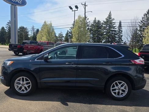 Certified 2024 Ford Edge SEL w/ Convenience Package AWD/4WD image 3