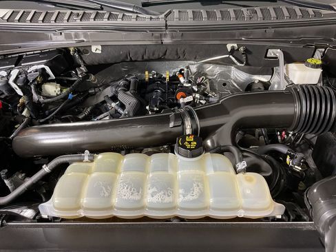 Used 2024 Ford Expedition Limited AWD/4WD image 29