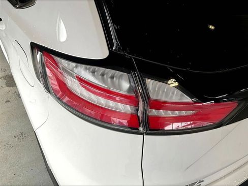 Used 2024 Ford Edge SEL w/ Convenience Package image 32