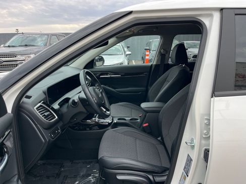 Used 2025 Kia Seltos S FWD image 27