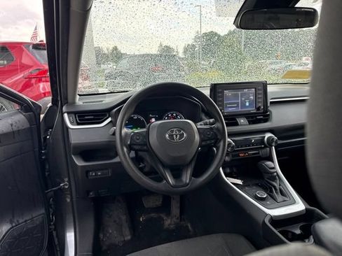 Used 2021 Toyota RAV4 XLE AWD/4WD image 27