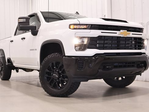 Used 2025 Chevrolet Silverado 2500 Custom w/ Custom Value Package AWD/4WD image 37