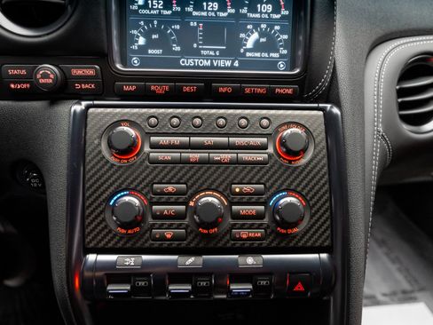 Used 2016 Nissan GT-R Premium AWD/4WD image 48