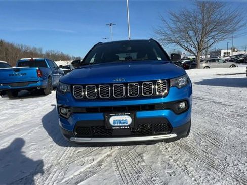 Used 2024 Jeep Compass Limited image 3