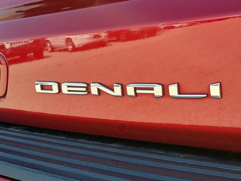 Used 2021 GMC Yukon Denali w/ Denali Ultimate Package AWD/4WD image 6