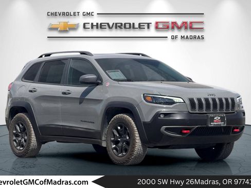 Used 2019 Jeep Cherokee Trailhawk w/ Comfort & Convenience Group AWD/4WD image 1