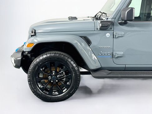 Used 2024 Jeep Wrangler Unlimited Sahara w/ Technology Group AWD/4WD image 42