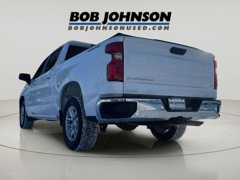 Used 2022 Chevrolet Silverado 1500 LT AWD/4WD image 5