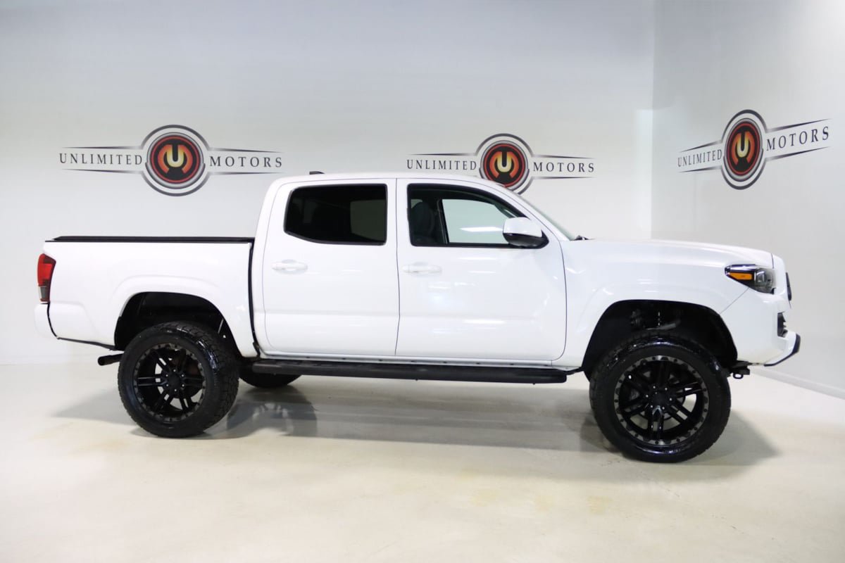 Used 2020 Toyota Tacoma SR AWD/4WD image 5