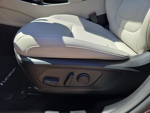 Used 2025 Hyundai Tucson SEL FWD image 17