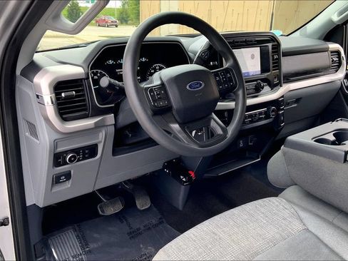 Used 2023 Ford F150 XLT AWD/4WD image 12