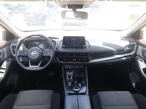 Used 2023 Nissan Rogue SV AWD/4WD image 10
