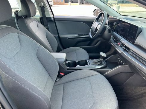 Used 2025 Kia K4 LX image 31