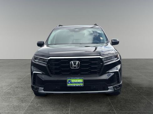 Used 2023 Honda Pilot Touring image 3