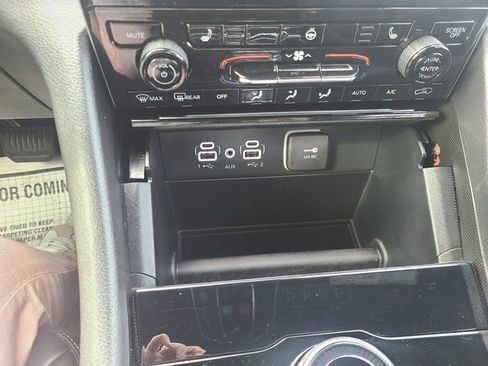 Used 2025 Jeep Grand Cherokee Limited image 15