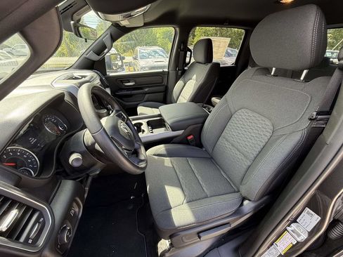 New 2026 RAM 1500 Express AWD/4WD image 30