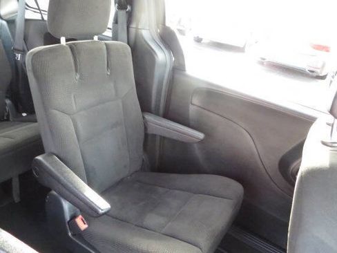 Used 2015 Dodge Grand Caravan SXT w/ Blacktop Package image 35
