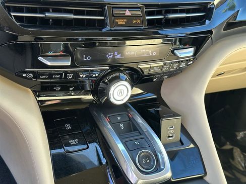 Certified 2025 Acura MDX FWD w/ Technology Package image 27
